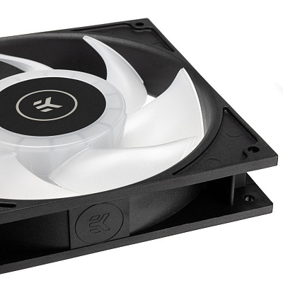 EK-Vardar EVO 140ER D-RGB (400-1600 rpm)